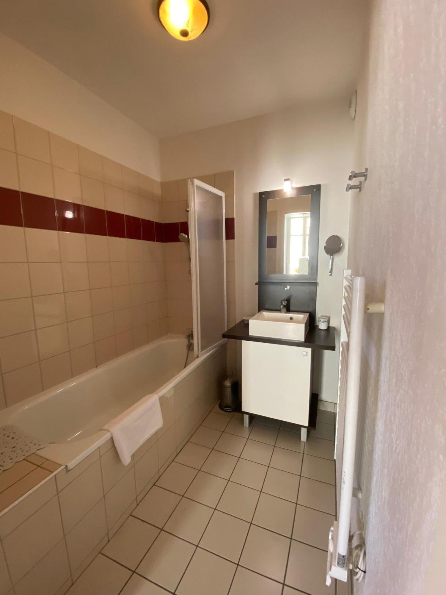 Bagneres De Luchon, Residence Val De Jade, Beau T3 Meuble, Plein Centre, Pour 4 Ou 6 Personnes Exterior photo